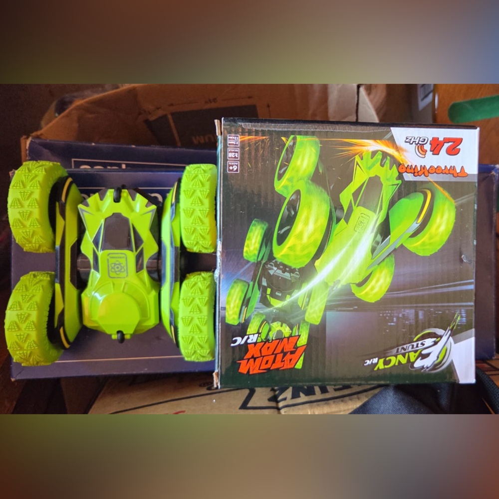 Fancy Stunt Atom RC Car - 2.4GHz - Green Stunt Vehicle